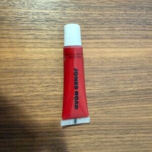 Jones Road Cool Gloss (Great Red)